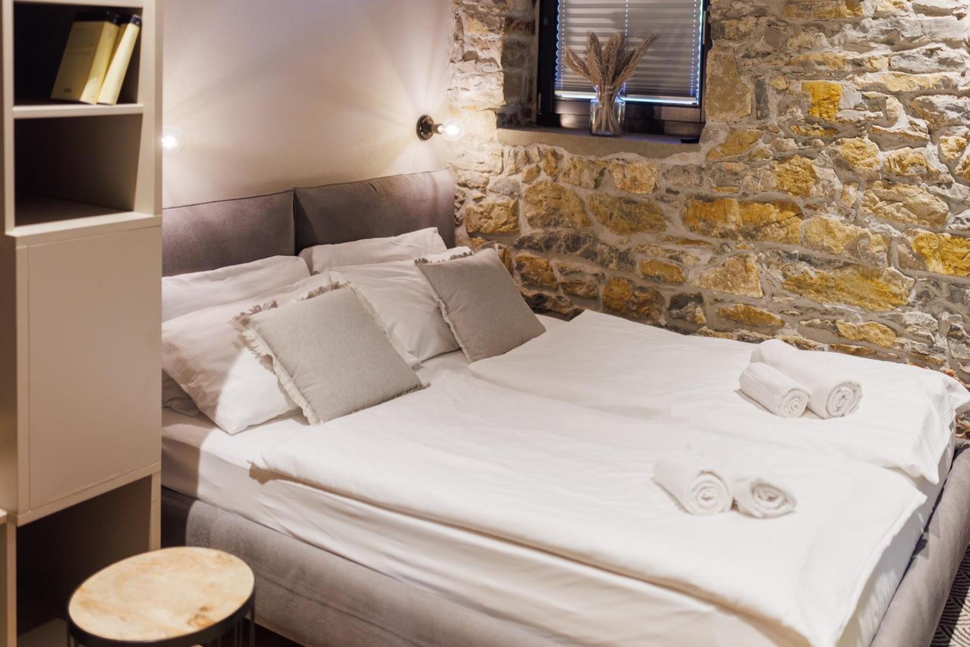 Vila Robida Rooms & Spa Crni Kal Phòng bức ảnh