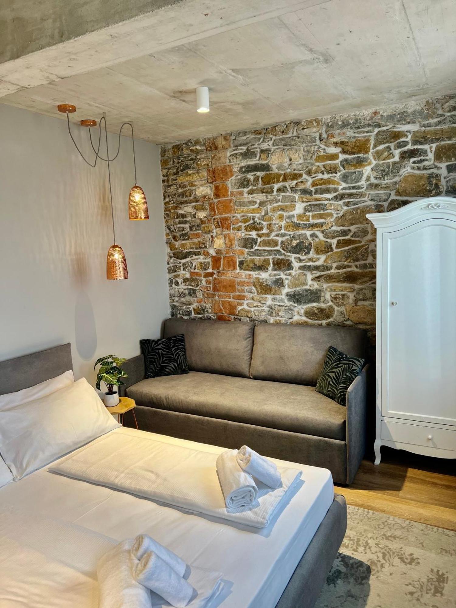 Vila Robida Rooms & Spa Crni Kal Ngoại thất bức ảnh